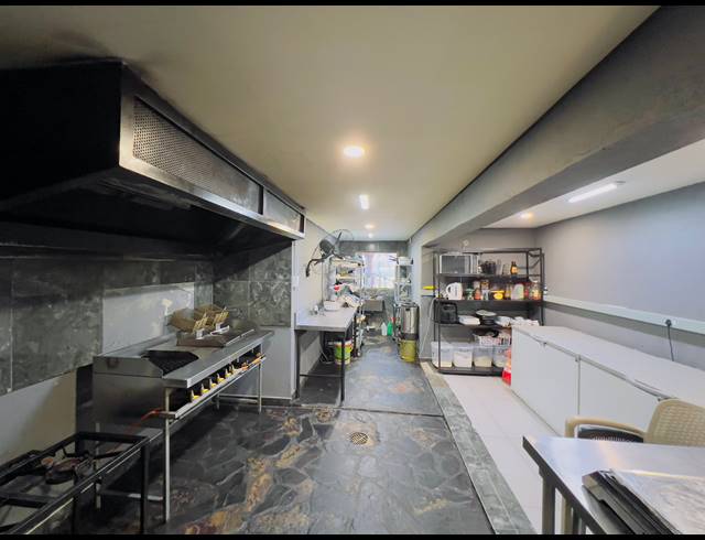 211M² BAR/PUB FOR SALE IN KANYAMAZANE